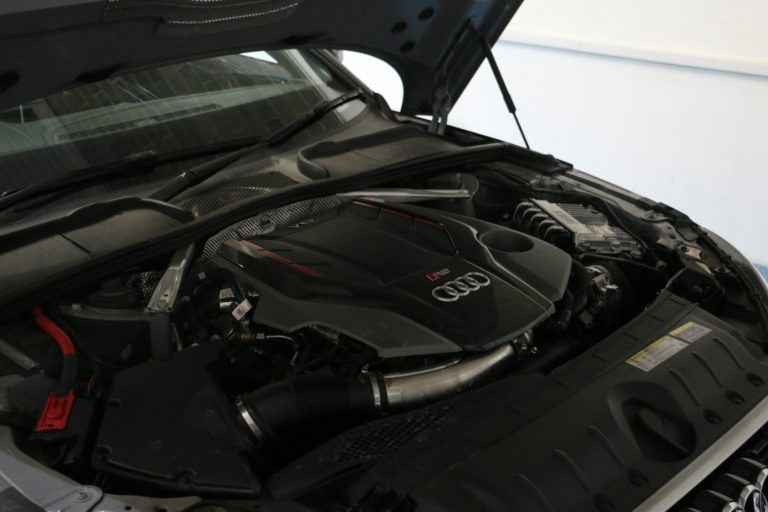 Photo 3 - Audi RS4