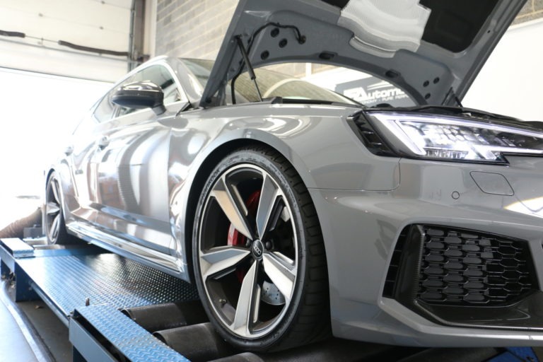 Photo 5 - Audi RS4
