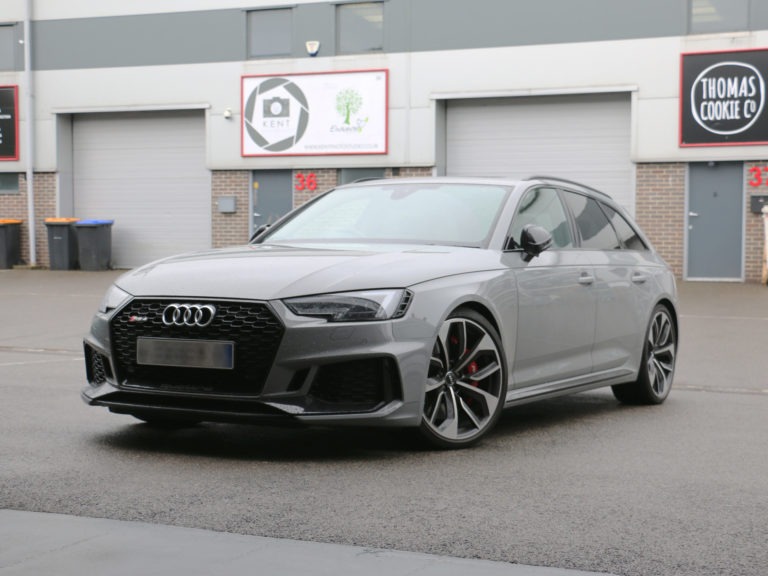 Photo 7 - Audi RS4