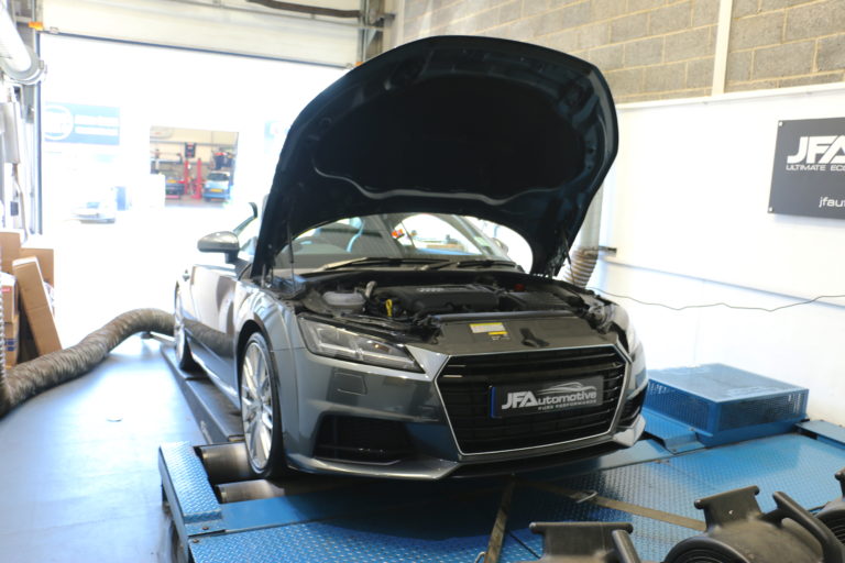 Photo 2 - Audi TT