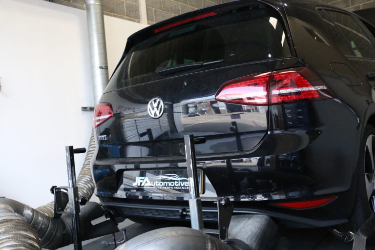 Photo 1 - Volkswagen Golf