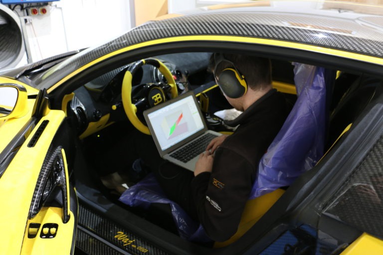 Photo 14 - Bugatti Veyron 16.4