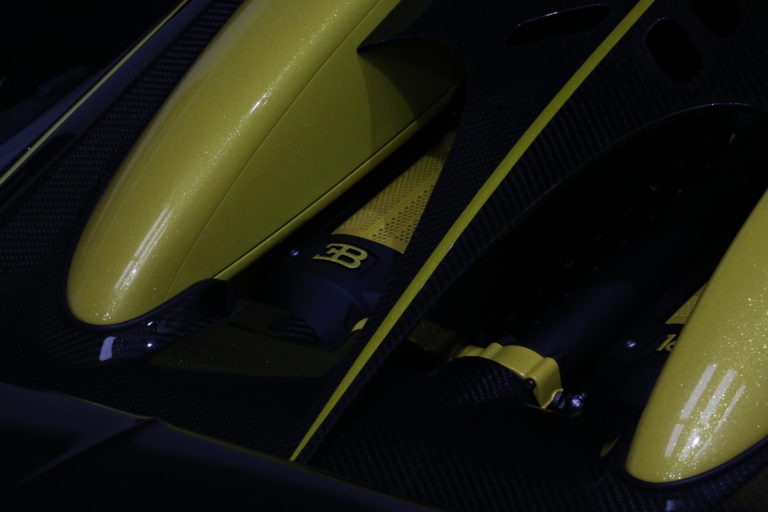 Photo 12 - Bugatti Veyron 16.4