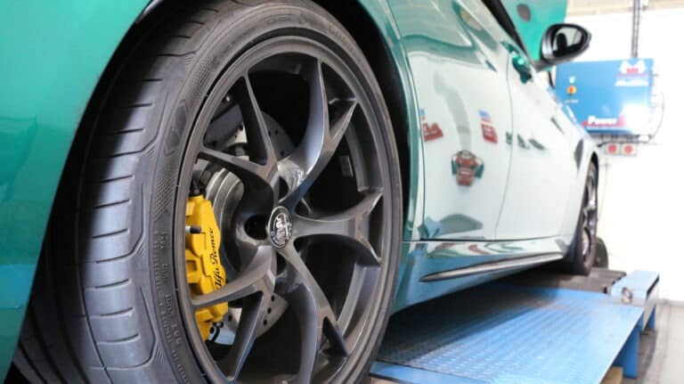 Alfa_Romeo_Guilia_Quadrifoglio_Rear_Wheel_Close_Angled