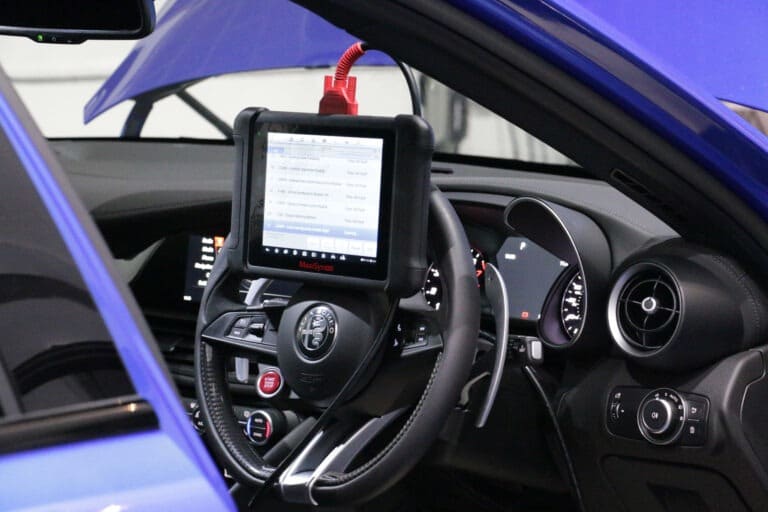 Blue_Alfa_Guilia_Quadrifoglio_Wheel_With_Software_Scan