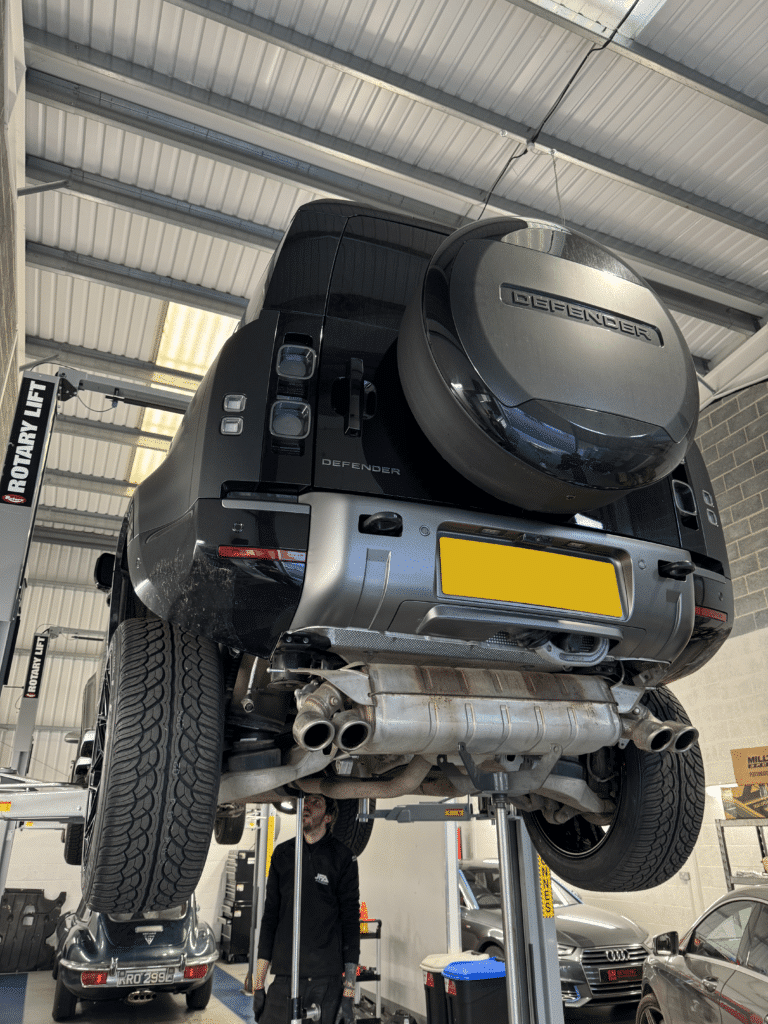 Photo 2 - Land Rover